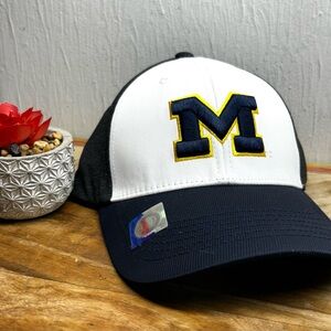 NWOT Michigan Wolverines Blue/White/gray
Adjustable Strap-back Hat